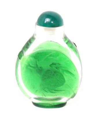 Lot 259 bright green chinese peking snuff bottle