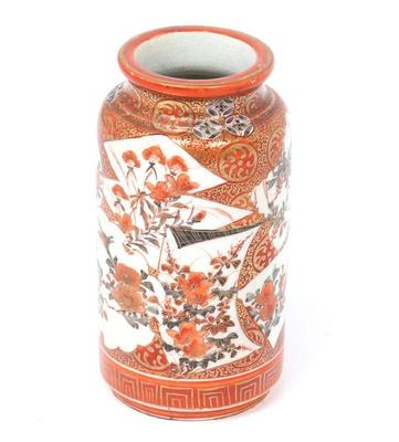 Lot 415 fine japanese rust white imari vase