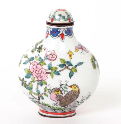 Lot 231 chinese enamel snuff bottle