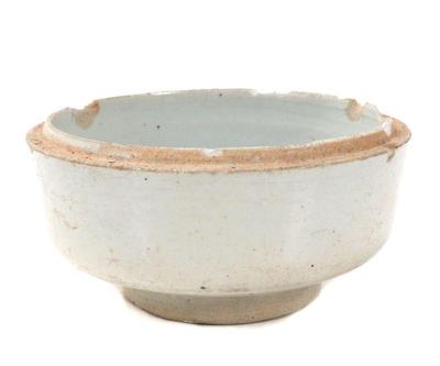 Lot 424 korean white glazed bowl