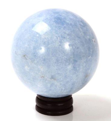 Lot 168 beautiful all natural aquamarine sphere wstand