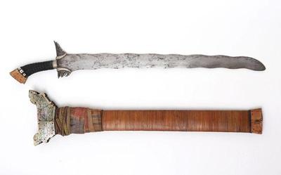 Lot 43 mop moro kris dagger w scabbard