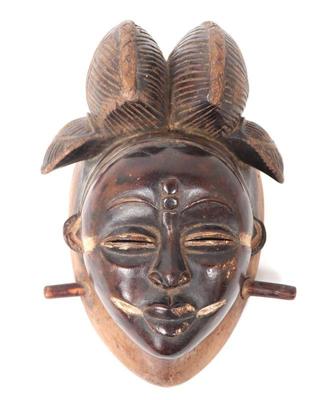 Lot 462 wood puna mask 20th c.