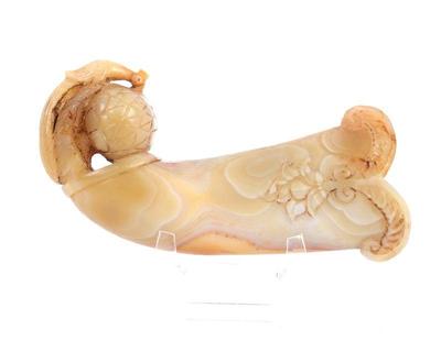Lot 55 indian mughal jade peacock dagger handle