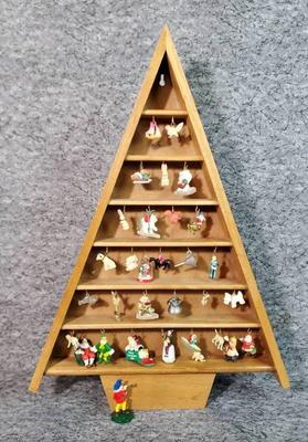 Hallmark wooden ornament tree shadow box with minatures