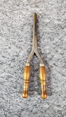 Antique mustache or hair curling iron
