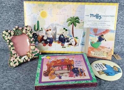Muffy vanderbear collectibles play accesories, pins, frame