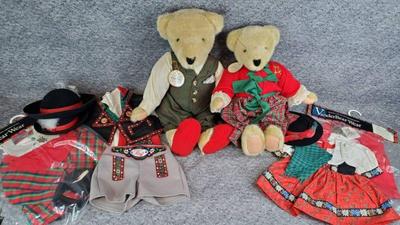 Papa cornelius mamma alice vanderbear with outfits