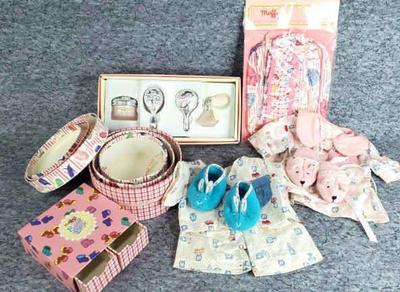 Pjs vanity accessories, hat boxes for fluffy & fuzzy vanderbear