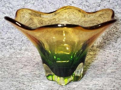 Art glass modernist swirl bowl
