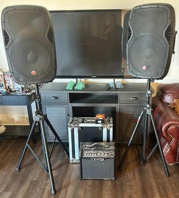 Harbinger Active Loudspeakers with Stands 