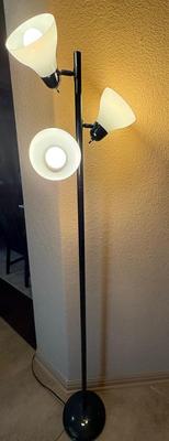 Standing Floor Lamp - 3 Bulbs (black)