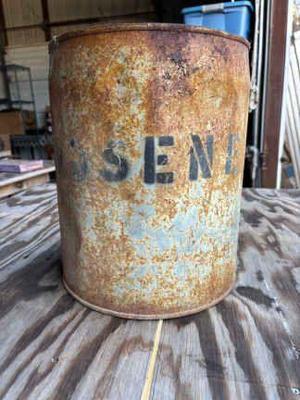 Vintage kerosene 5 gallon can