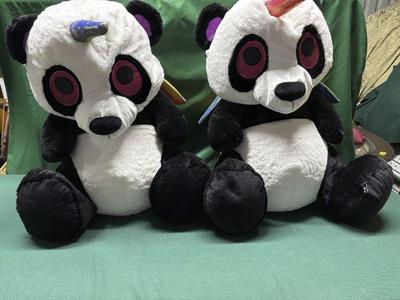 Large unicorn pandas