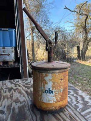 Vintage mobil archer indian grease 5 gallon can