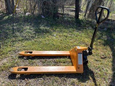 Global pallet jack