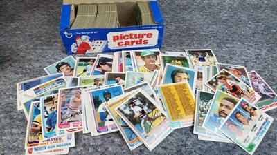 1982 topps baseball cards lot a