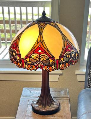 Tiffany Style Lamp 