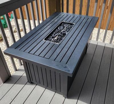 Outdoor fire pit