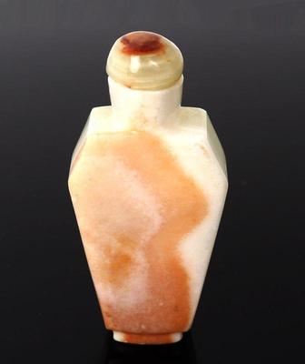 Lot 227 chinese two tone agate carved snuff bottle