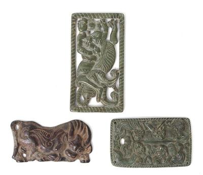 Lot 323 chinese embossed plaques 3 pieces
