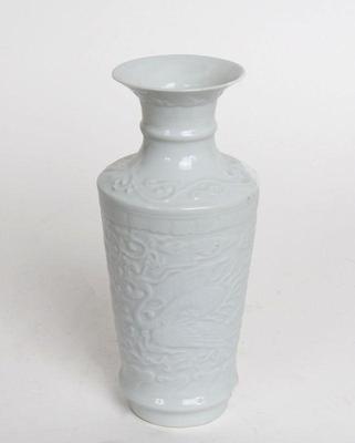 Lot 314 chinese blanc de chine raised phoenix vase