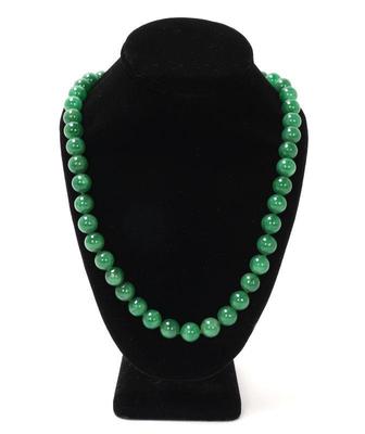 Lot 125 beautiful chinese green jade necklace