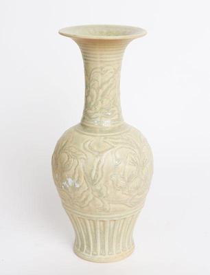 Lot 303 chinese lotus flower decorative vase