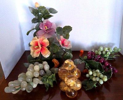 Jade flowers and grapes