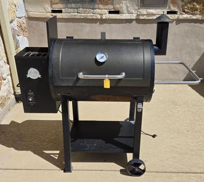PIT BOSS BBQ Smoker [buynow 200. reserve 100]