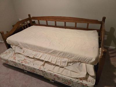 Trundle bed
