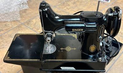 1950  Singer Featherweight Model 221 Sewing Machine