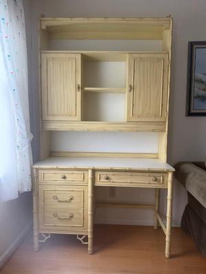 Thomasville Desk & Hutch