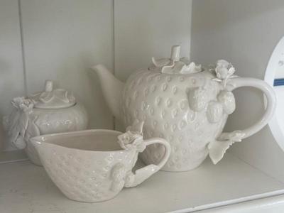 Strawberry service set