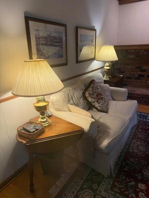 Loveseat & Brass Lamps
Triangle side table