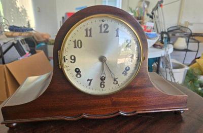Mantel clock