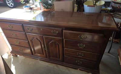 Dresser