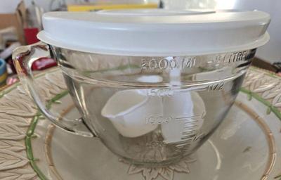 Mixing bowl