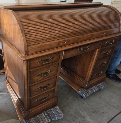 Roll top desk