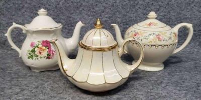 Vintage teapots sadler kensington, and crown ducal