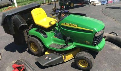 John deere lt180 riding lawn mower with aerator attachment
