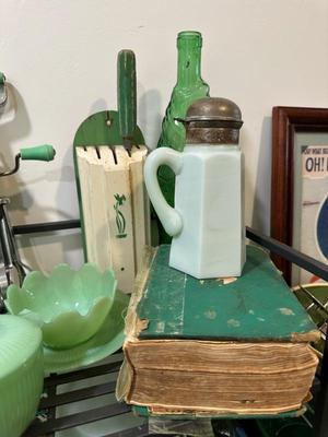 Vaseline Uranium glass
