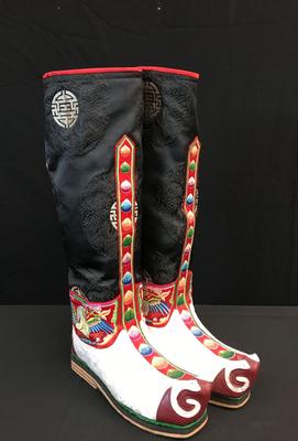 Mongolian Gutal | Traditional Embroidered Boots with Upturned Toes