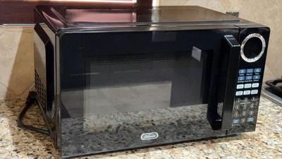 Sunbeam Microwave Black Compact Countertop 