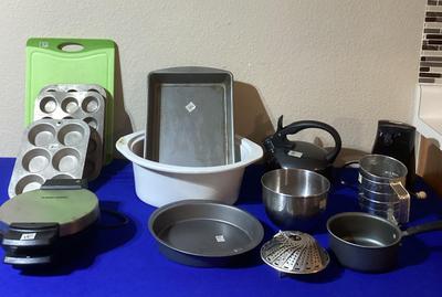 Black And Decker Waffle Maker Tea Kettle, Proctor Silex Can Openner, Good Cook, Swifter 