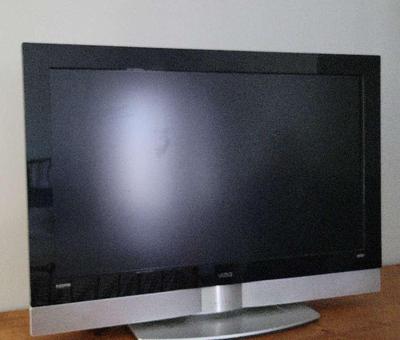 VIZIO 42 INCH GALLEVIA LIQUID CRYSTAL HDTV