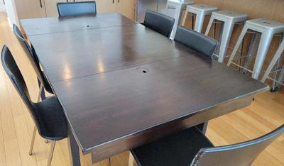 DARK WOOD DINING TABLE WITH SIX CHAIRS