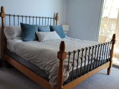 GORGEOUS KING SIZED LANE BEDFRAME AND SLEEP NUMBER 5000 MATTRESS