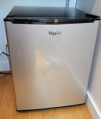 WHIRLPOOL MINI REFRIGERATOR 