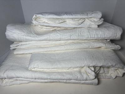 Linen Source Florentina Matelassé King Bedspread & 2 Pillow Shams